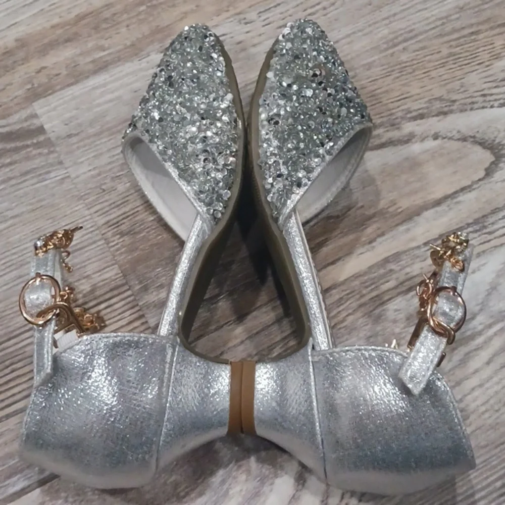 K KOMFORME Girls Low Heeled Dress Shoes Rhinestone Princess Wedding Flower Girl